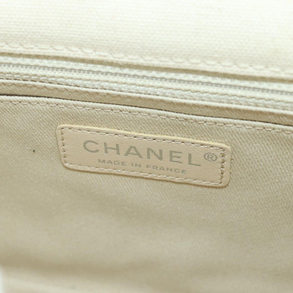 CHANEL Matelasse Chain Shoulder Bag Canvas White Silver CC Auth 121513