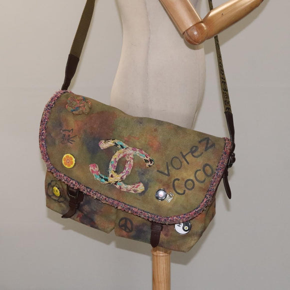 CHANEL Embroidery Graffiti Shoulder Bag Canvas Leather Khaki CC Auth 121519SV