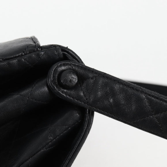 CHANEL Matelasse Shoulder Bag Caviar Skin Black Gold CC Auth 122114