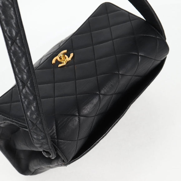 CHANEL Matelasse Shoulder Bag Caviar Skin Black Gold CC Auth 122114