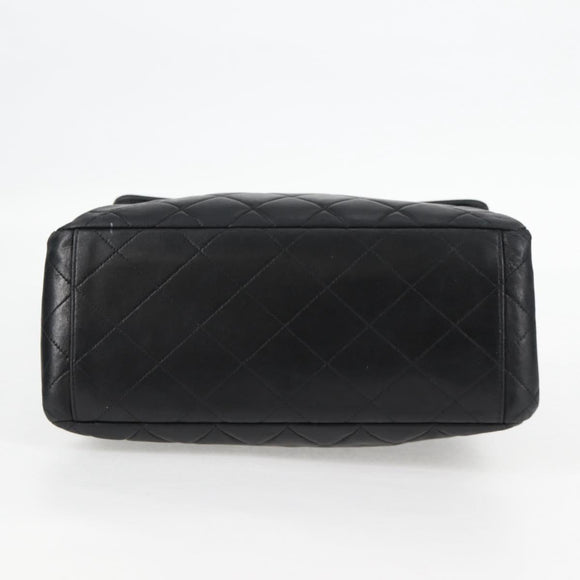 CHANEL Matelasse Shoulder Bag Caviar Skin Black Gold CC Auth 122114