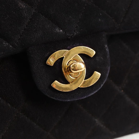 CHANEL Mini Matelasse 17 Single Flap Chain Bag Suede Purple Gold CC Auth 122356