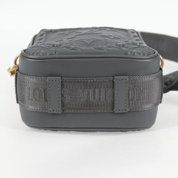 LOUIS VUITTON 2023 Men's Collection Cruiser Messenger Calf M21812 Auth 123080SM