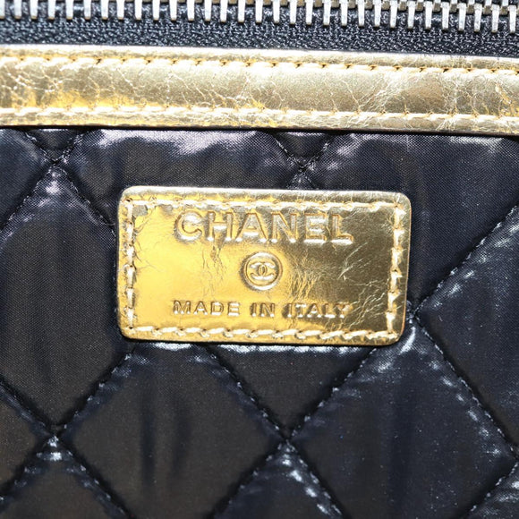 CHANEL Clutch Bag Leather Gold CC Auth 123083V