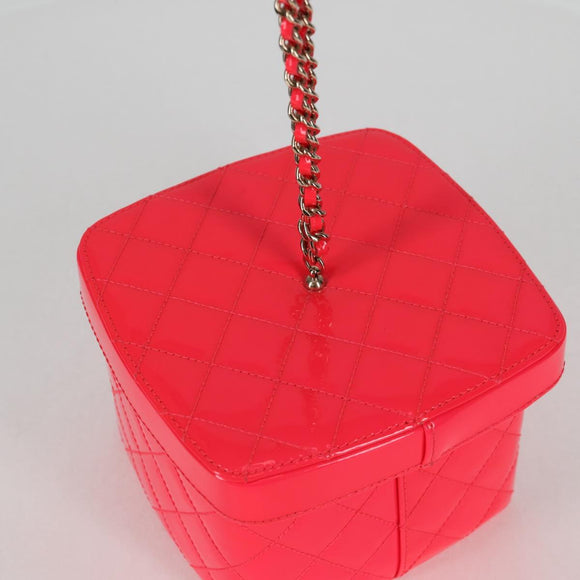 CHANEL Matelasse Vanity Pouch Enamel Pink Gold CC Auth 123518M