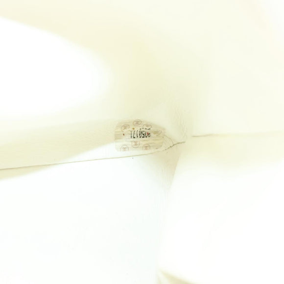 CHANEL Matelasse Chain Shoulder Bag Vinyl Coating White Gold CC Auth 124073AV