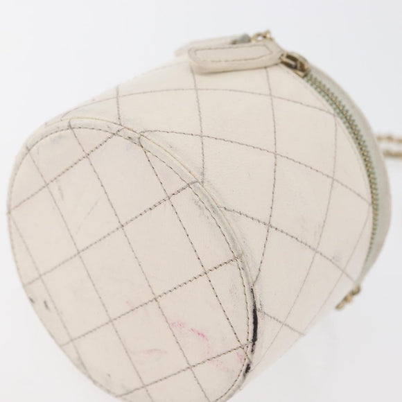 CHANEL Matelasse Chain Shoulder Bag Leather White Gold CC Auth 126060