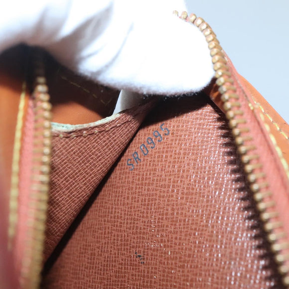 LOUIS VUITTON Epi Pochette Homme Clutch Bag Zipangu Gold M52528 LV Auth 126195