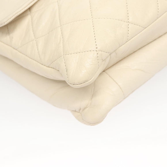 CHANEL Matelasse Shoulder Bag Lamb Skin White CC Auth 126364
