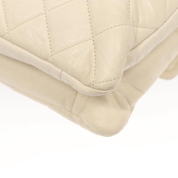 CHANEL Matelasse Shoulder Bag Lamb Skin White CC Auth 126364