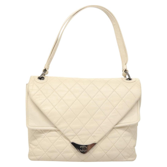CHANEL Matelasse Shoulder Bag Lamb Skin White CC Auth 126364