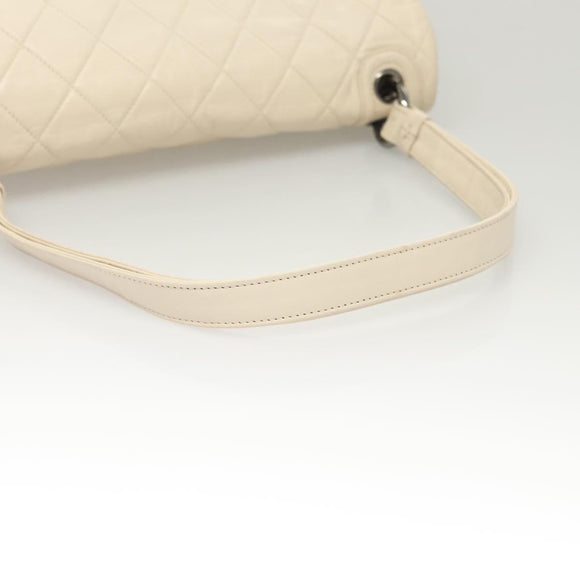 CHANEL Matelasse Shoulder Bag Lamb Skin White CC Auth 126364
