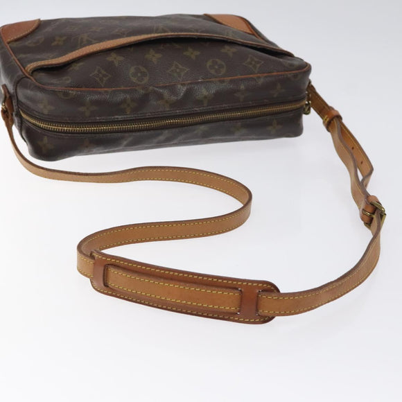 LOUIS VUITTON Monogram Trocadero 30 Shoulder Bag M51272 LV Auth 126406