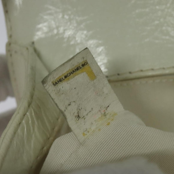 CHANEL Chain Matelasse Boy Chanel Shoulder Bag Enamel White CC Auth 126609