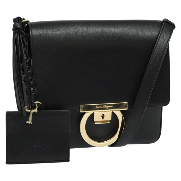 Salvatore Ferragamo Gancini Shoulder Bag Calf leather Black Gold Auth 127686