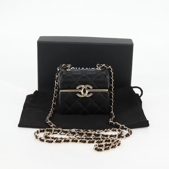 CHANEL Matelasse Chain Shoulder Bag Lamb Skin Black Gold CC Auth 127743SM