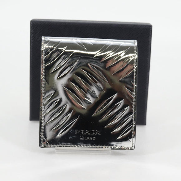 PRADA Wallet Patent leather Silver Auth 127893M