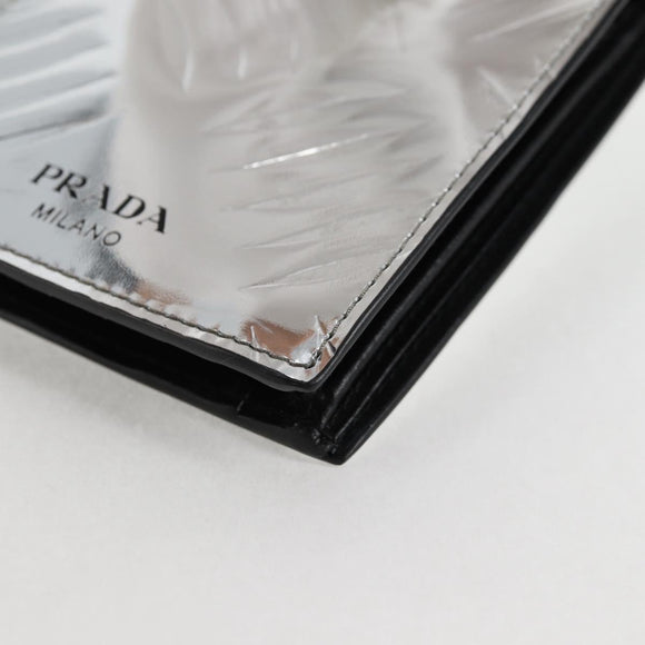PRADA Wallet Patent leather Silver Auth 127893M