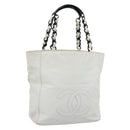 CHANEL Chain Tote Bag Lamb Skin White CC Auth 128237-1