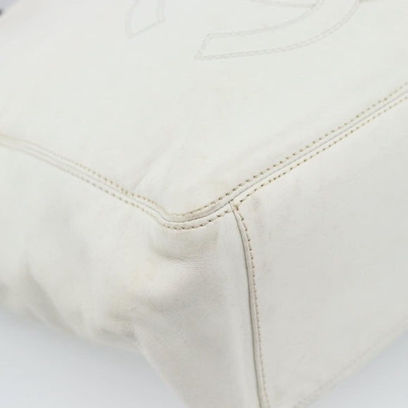 CHANEL Chain Tote Bag Lamb Skin White CC Auth 128237