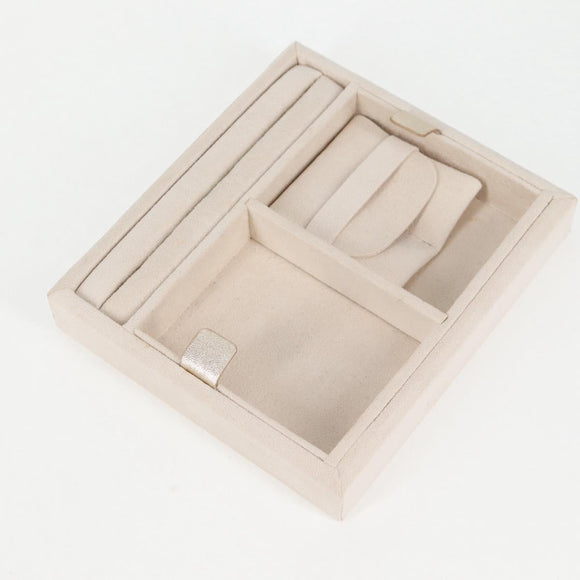 CHANEL Matelasse Jewelry Case Jewelry Box Lamb Skin Gold CC Auth 129974SM