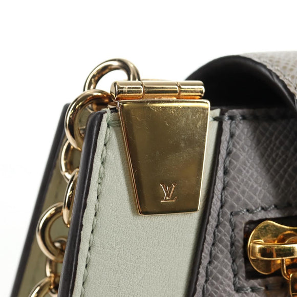 LOUIS VUITTON Taiga Trapeze Shoulder Bag Gracie LV Auth 130675M