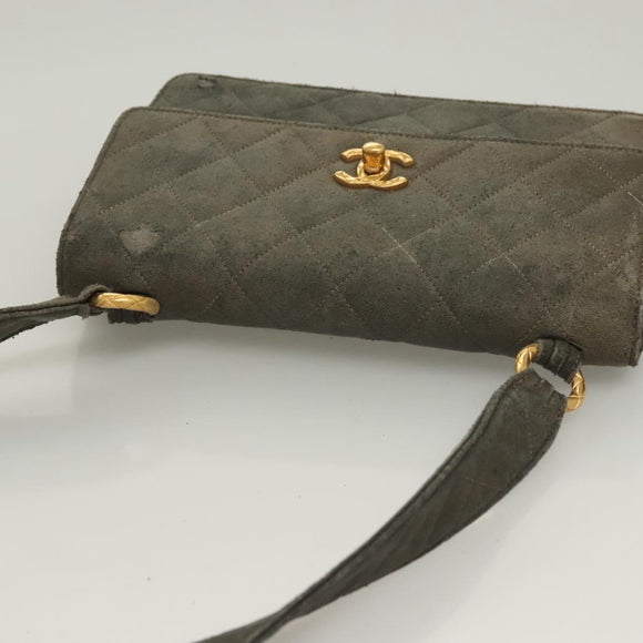 CHANEL Matelasse Shoulder Bag Lamb Skin Gray Gold CC Auth 130947