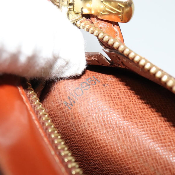 LOUIS VUITTON Epi Angian Clutch Bag Brown M52113 LV Auth 131458