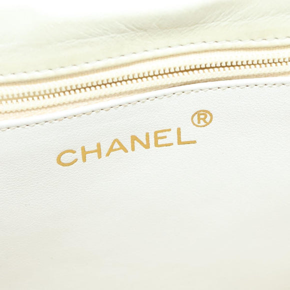 CHANEL Matelasse Chain Shoulder Bag Lamb Skin White Gold CC Auth 131655