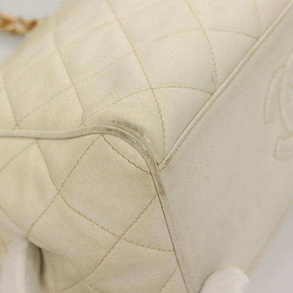 CHANEL Matelasse Chain Shoulder Bag Caviar Skin White Gold CC Auth 132097