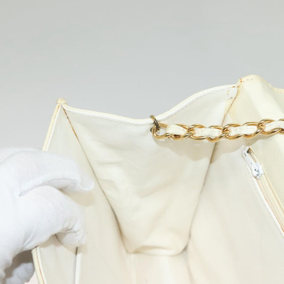 CHANEL Matelasse Chain Shoulder Bag Lamb Skin White Gold CC Auth 132172