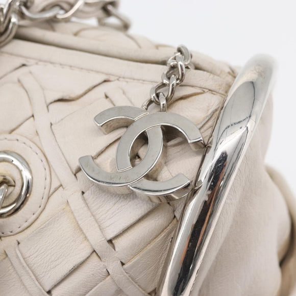 CHANEL Chain Hand Bag Leather White Silver CC Auth 132723