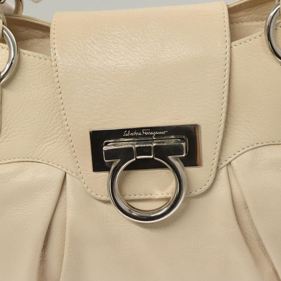 Salvatore Ferragamo Gancini Handtas Leer Ivoor Zilver Auth 132891