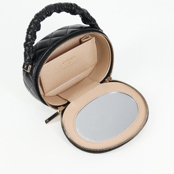 CHANEL Matelasse Pouch Lamb Skin Black Gold CC Auth 132970M
