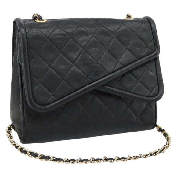 CHANEL Ketten-Schultertasche Leder Schwarz Gold CC Auth 133043