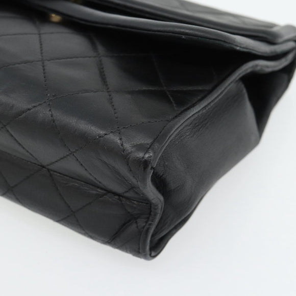 CHANEL Ketten-Schultertasche Leder Schwarz Gold CC Auth 133043