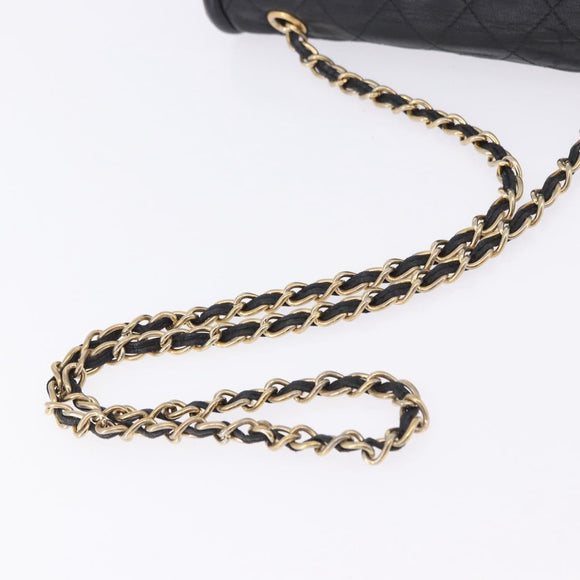 CHANEL Ketten-Schultertasche Leder Schwarz Gold CC Auth 133043