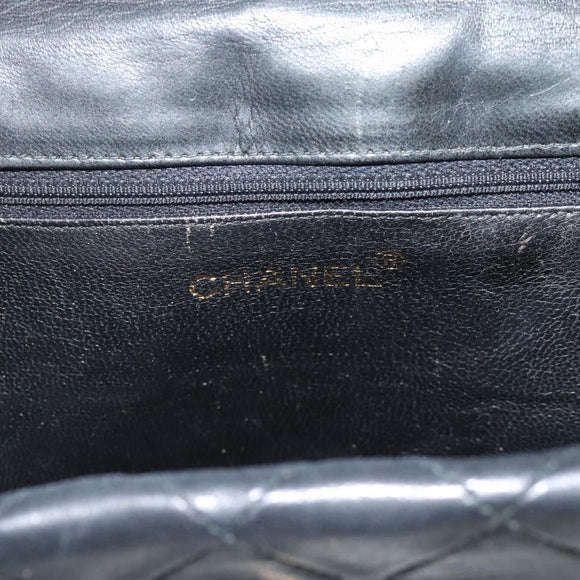 CHANEL Ketten-Schultertasche Leder Schwarz Gold CC Auth 133043