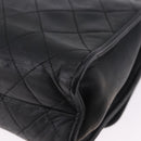 CHANEL Ketten-Schultertasche Leder Schwarz Gold CC Auth 133043-17