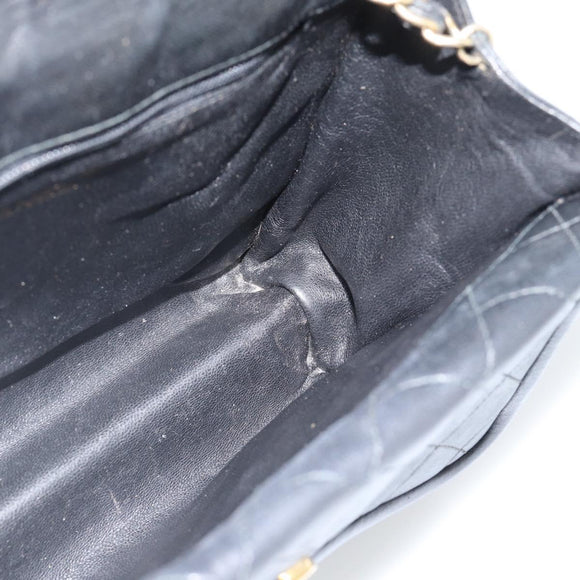 CHANEL Ketten-Schultertasche Leder Schwarz Gold CC Auth 133043