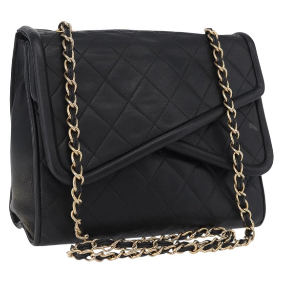 CHANEL Ketten-Schultertasche Leder Schwarz Gold CC Auth 133043