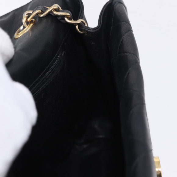 CHANEL Ketten-Schultertasche Leder Schwarz Gold CC Auth 133043