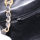 CHANEL Ketten-Schultertasche Leder Schwarz Gold CC Auth 133043-29