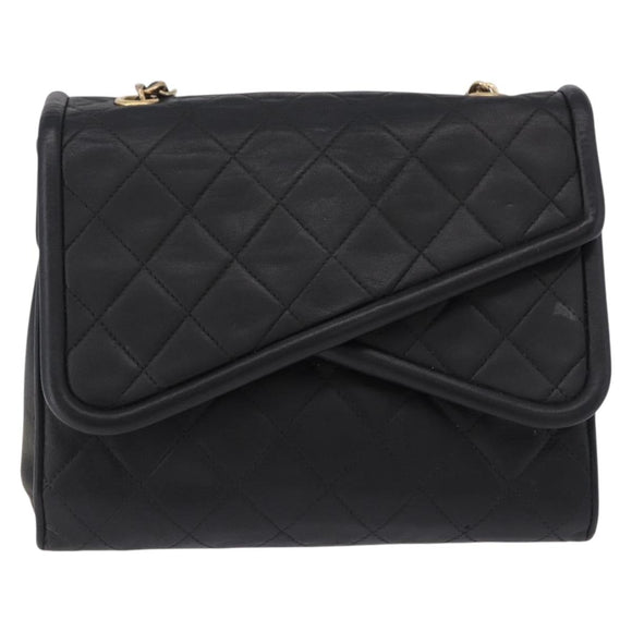 CHANEL Ketten-Schultertasche Leder Schwarz Gold CC Auth 133043