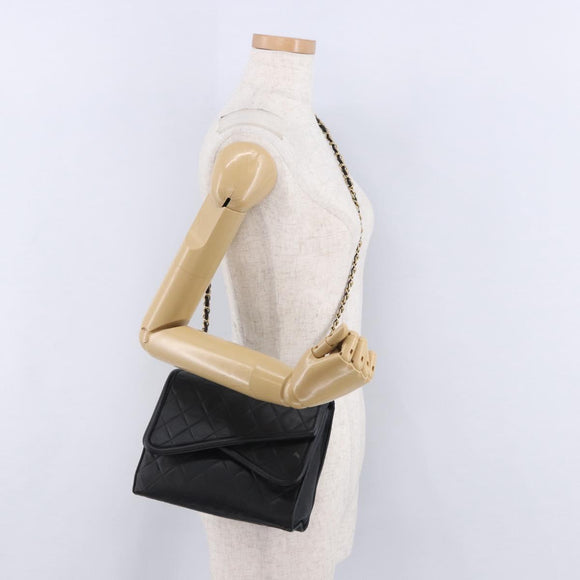 CHANEL Ketten-Schultertasche Leder Schwarz Gold CC Auth 133043