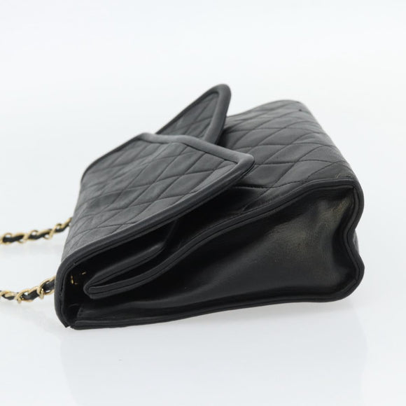 CHANEL Ketten-Schultertasche Leder Schwarz Gold CC Auth 133043