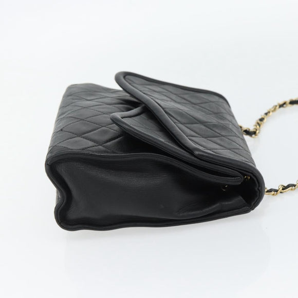 CHANEL Ketten-Schultertasche Leder Schwarz Gold CC Auth 133043
