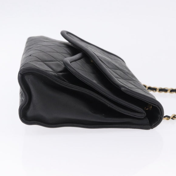 CHANEL Ketten-Schultertasche Leder Schwarz Gold CC Auth 133043