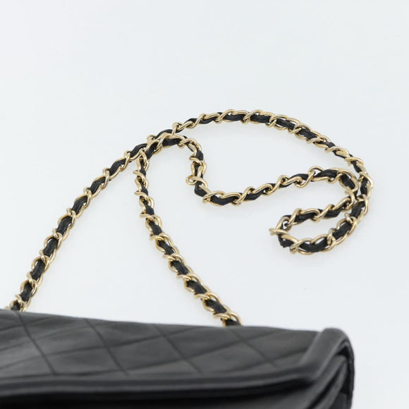 CHANEL Ketten-Schultertasche Leder Schwarz Gold CC Auth 133043