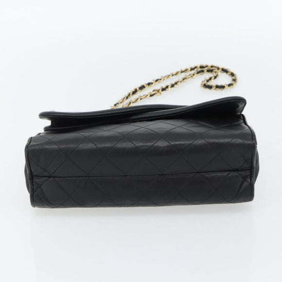 CHANEL Ketten-Schultertasche Leder Schwarz Gold CC Auth 133043